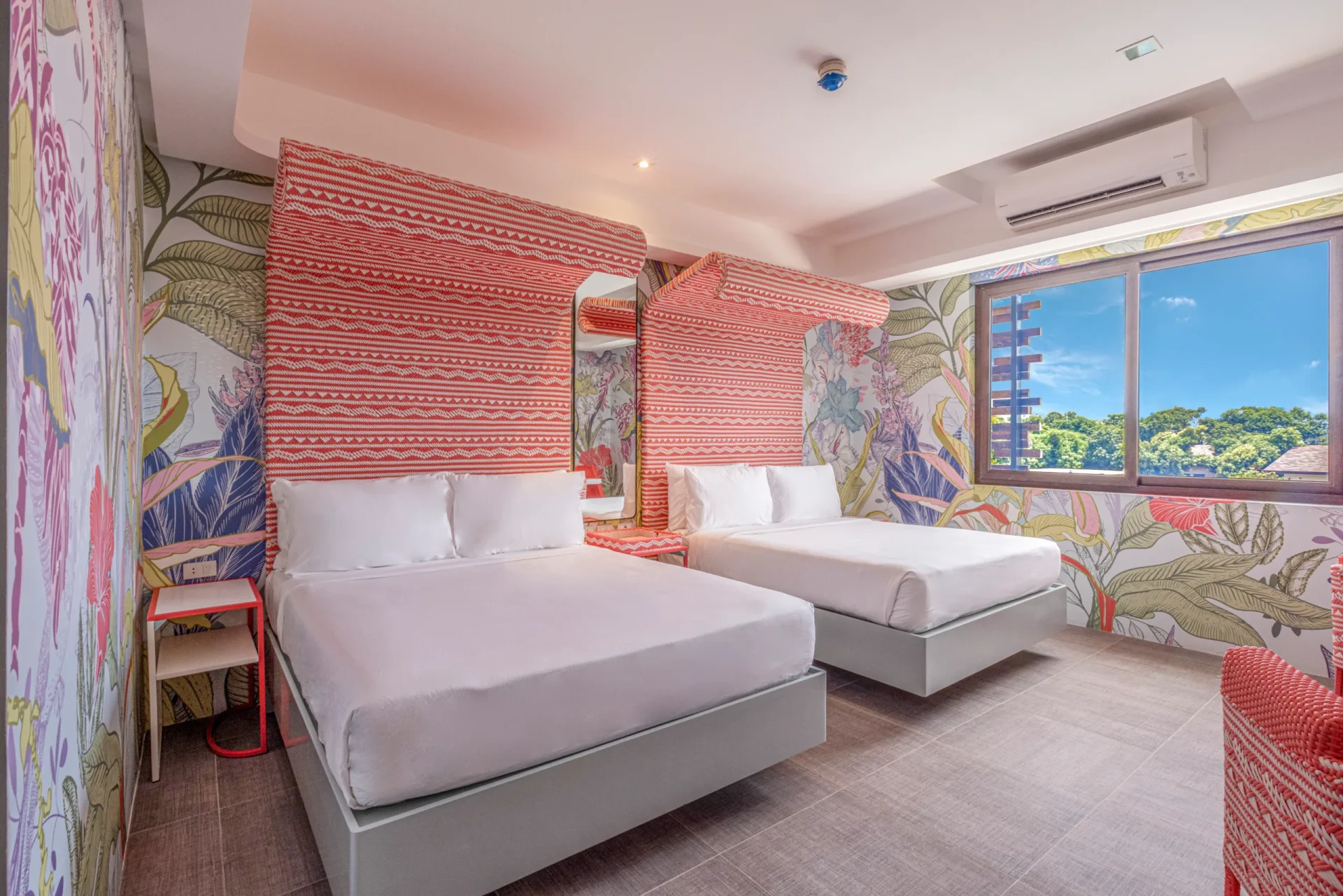 SUPERIOR PLUS ROOM